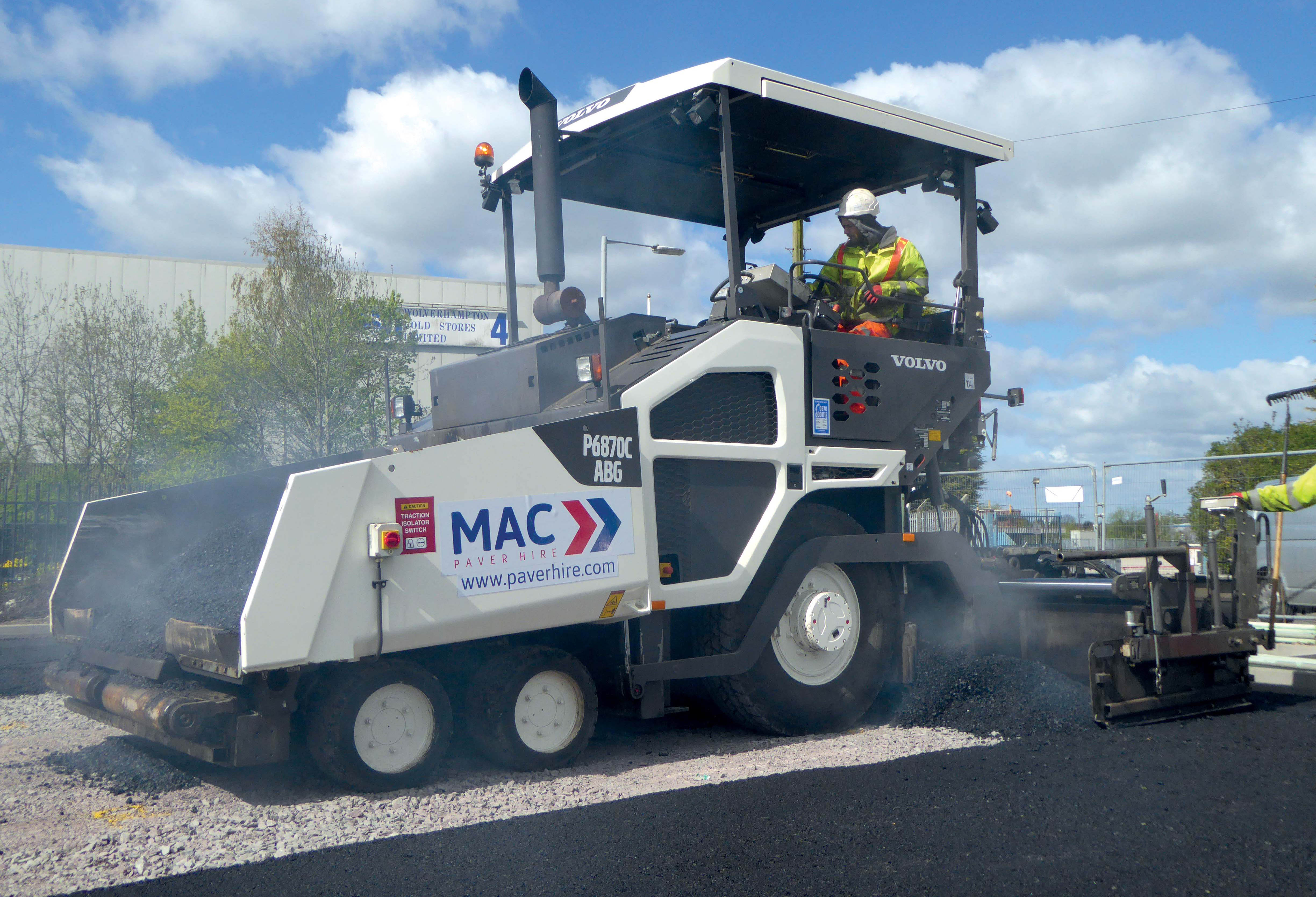 Volvo wheeled P6870C paver