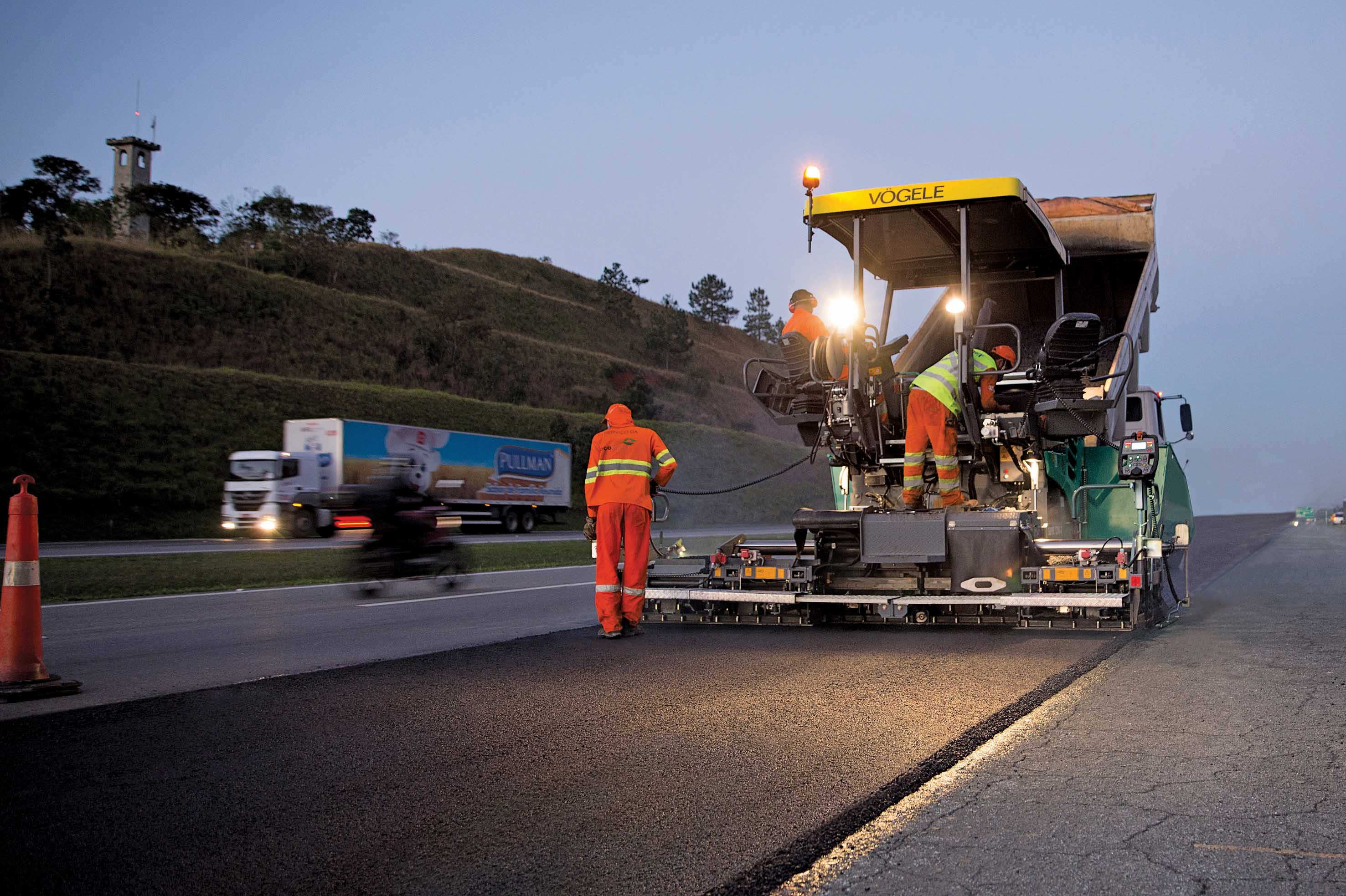 Vögele SUPER 1300-3 tracked paver 