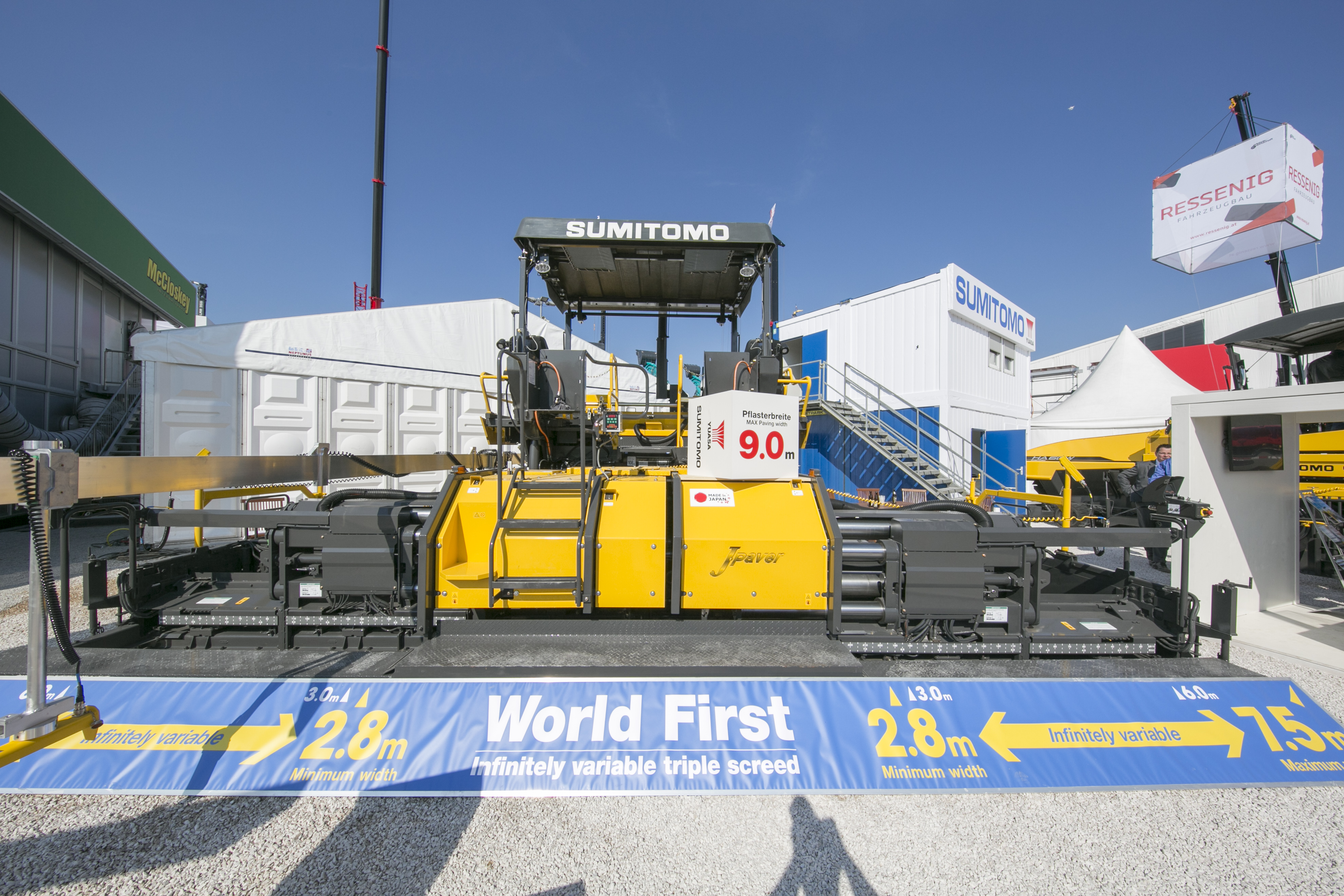 bauma 2016 Daily News Sumitomo HA90C-2 Paver