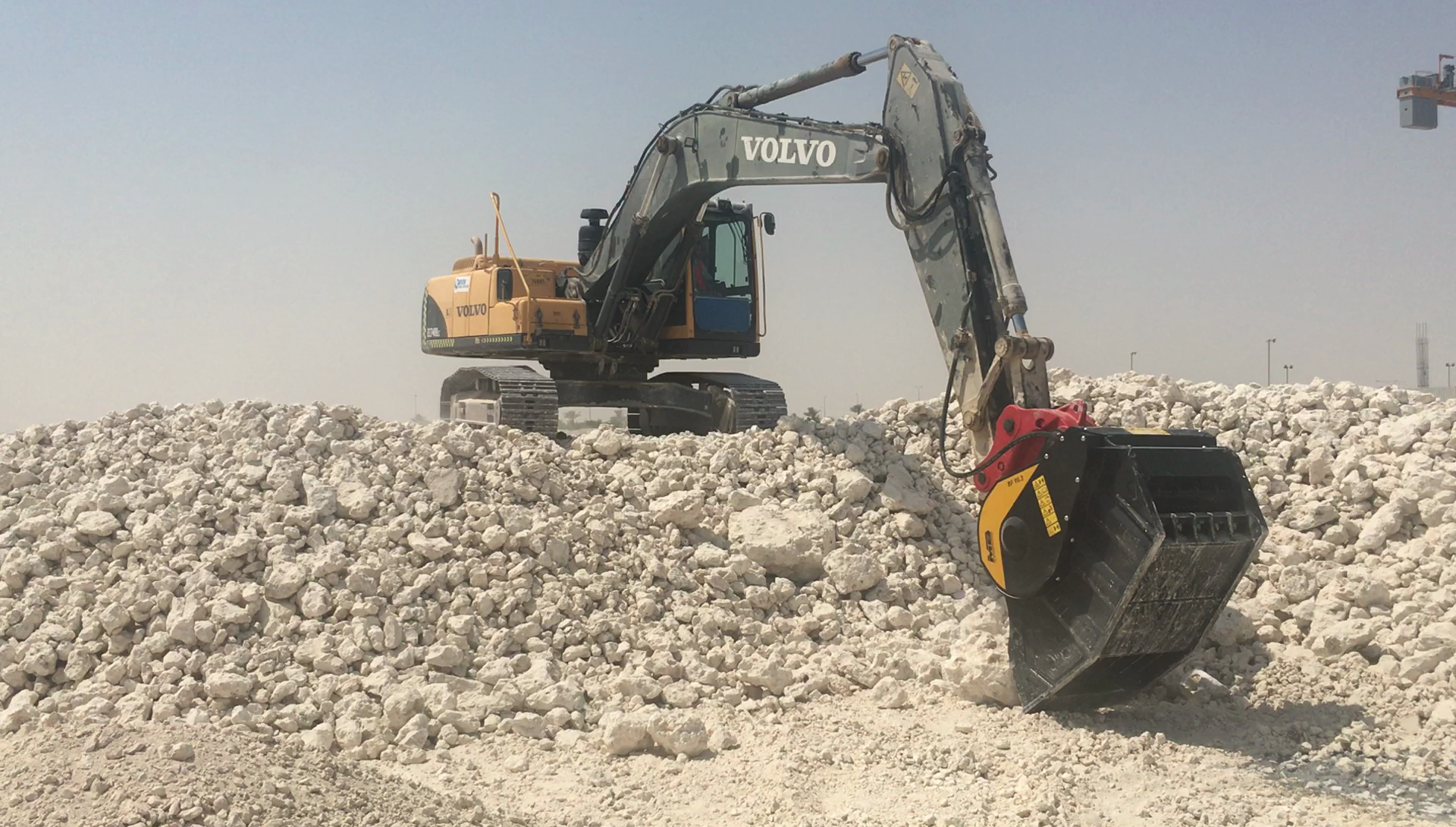 BF90.3_Volvo_Qatar_Limestone.png