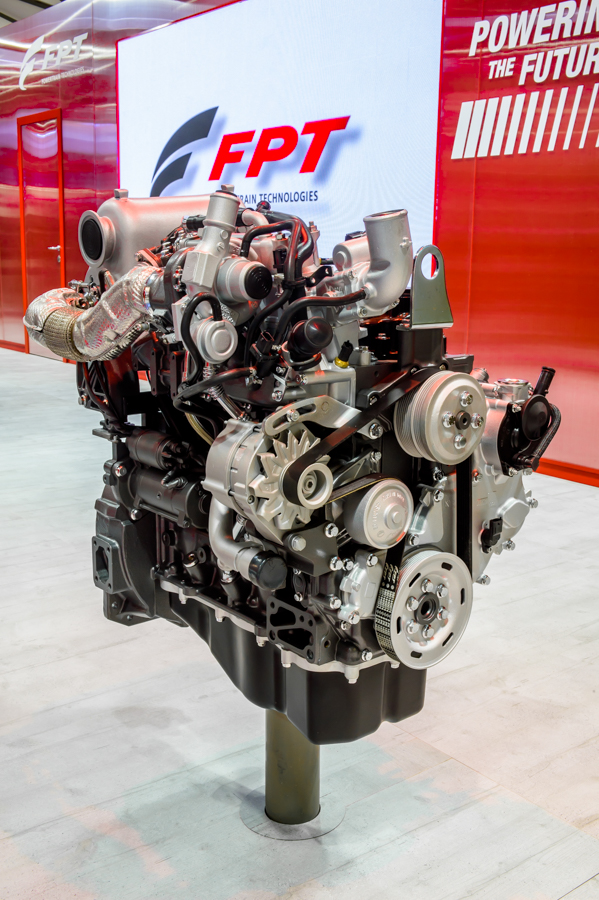 FPT-F36 Engine-1.jpg