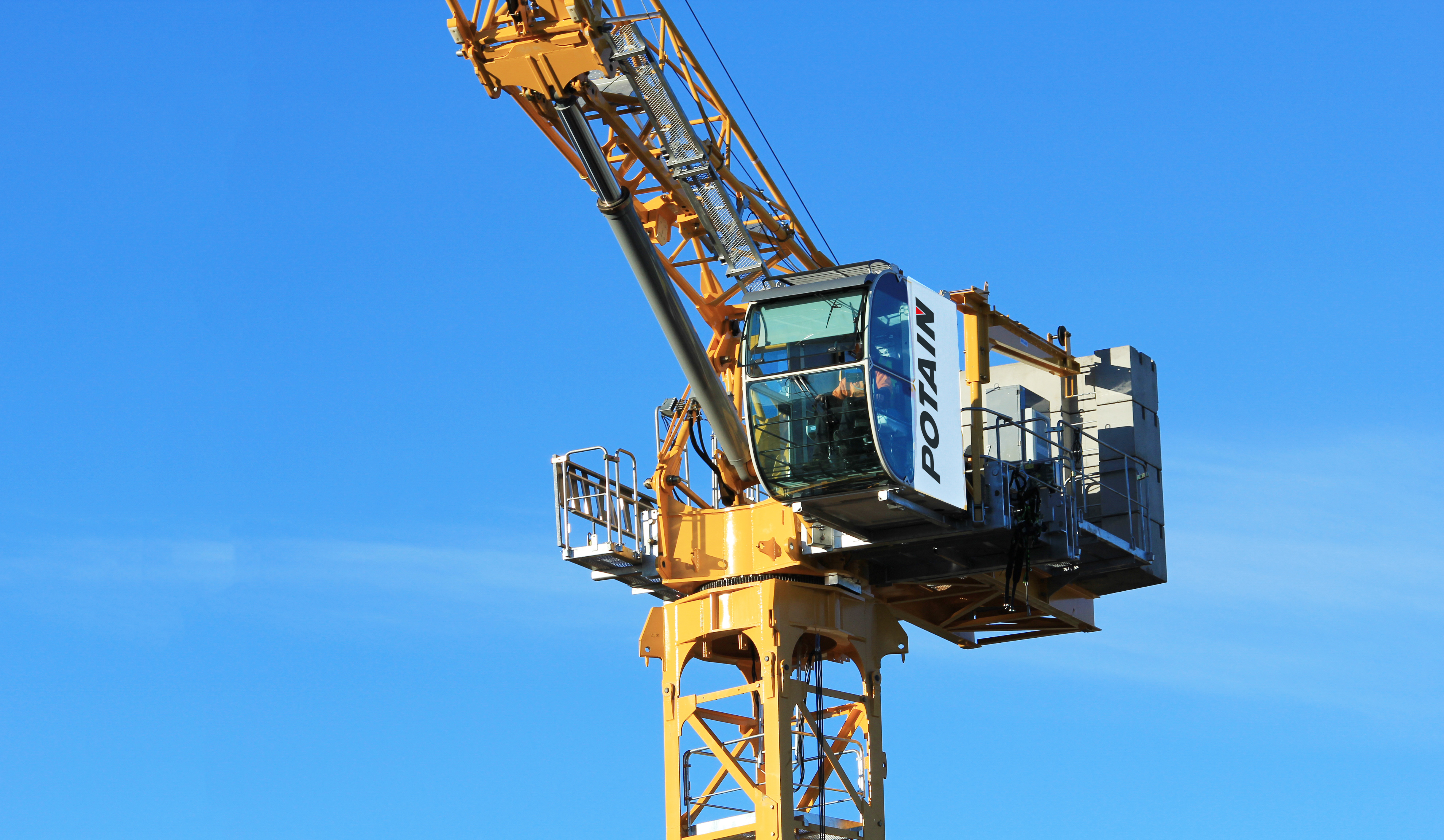 Potain-launches-its-first-hydraulic-topless-luffing-jib-crane-2.jpg