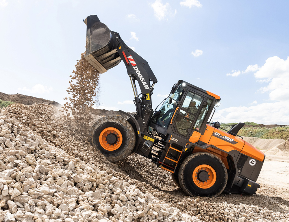 The new DL200-7 is the latest in the new wheeled loader range from Doosan