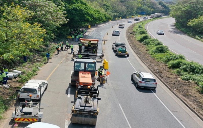 Figure 6.1: Paving of upper EME layer