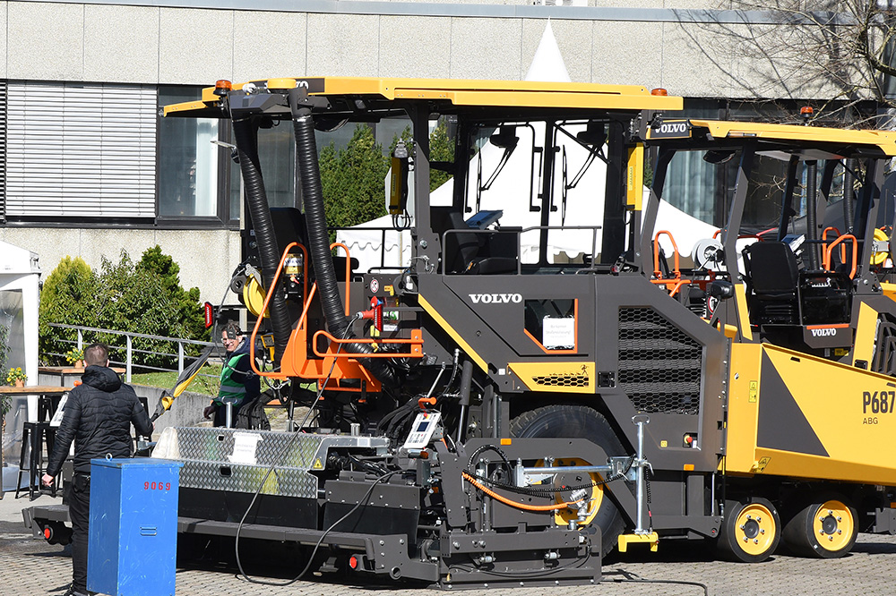 Volvo CE’s new system allows a paver screed to be preheated  from an external electrical supply before the crew arrives onsite