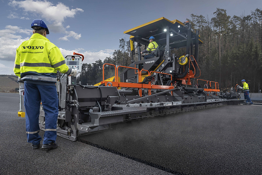 Volvo CE is offering new electric fixed screeds for wide paving operations