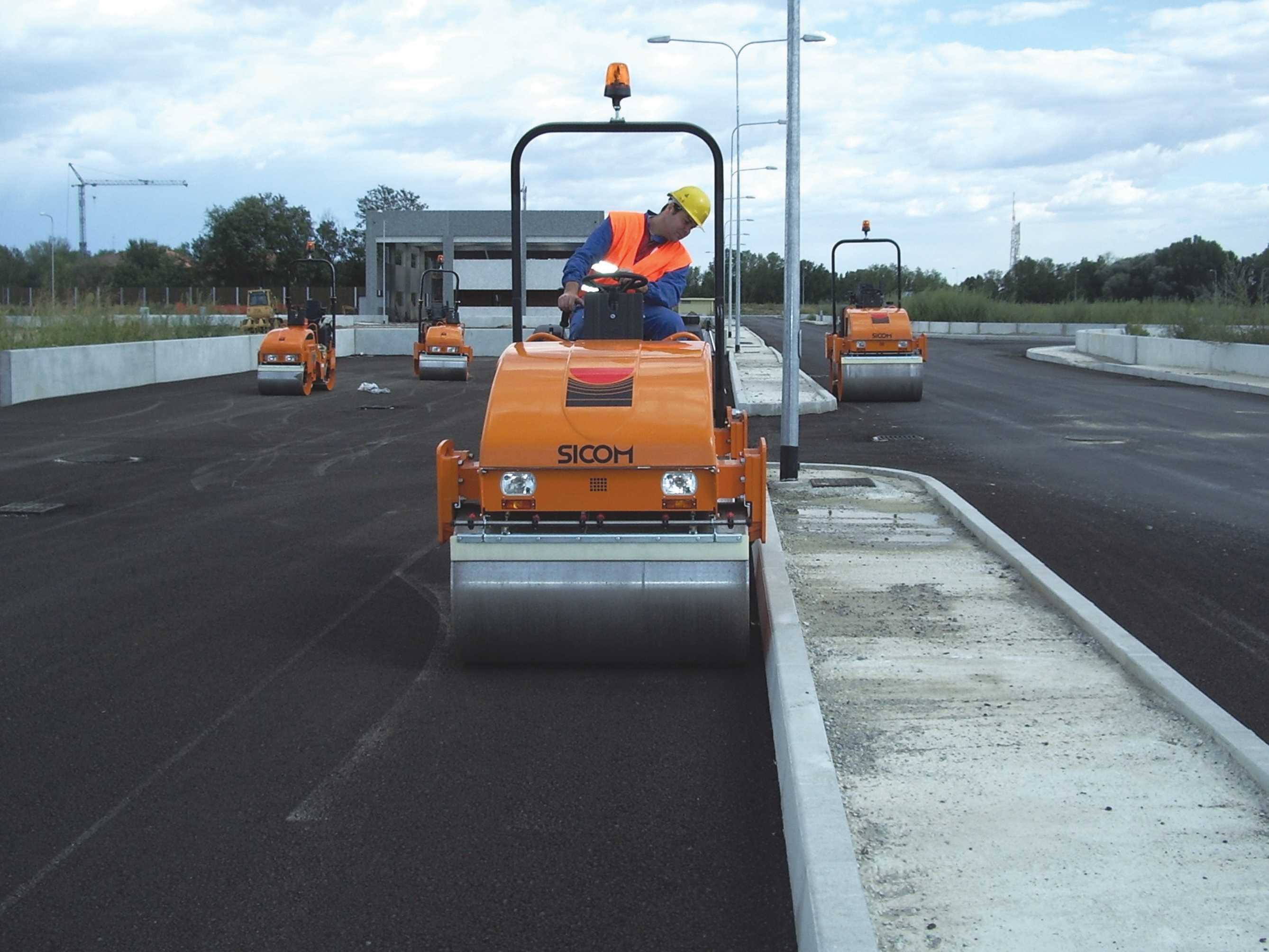 Safer-Sicom roller paving road 