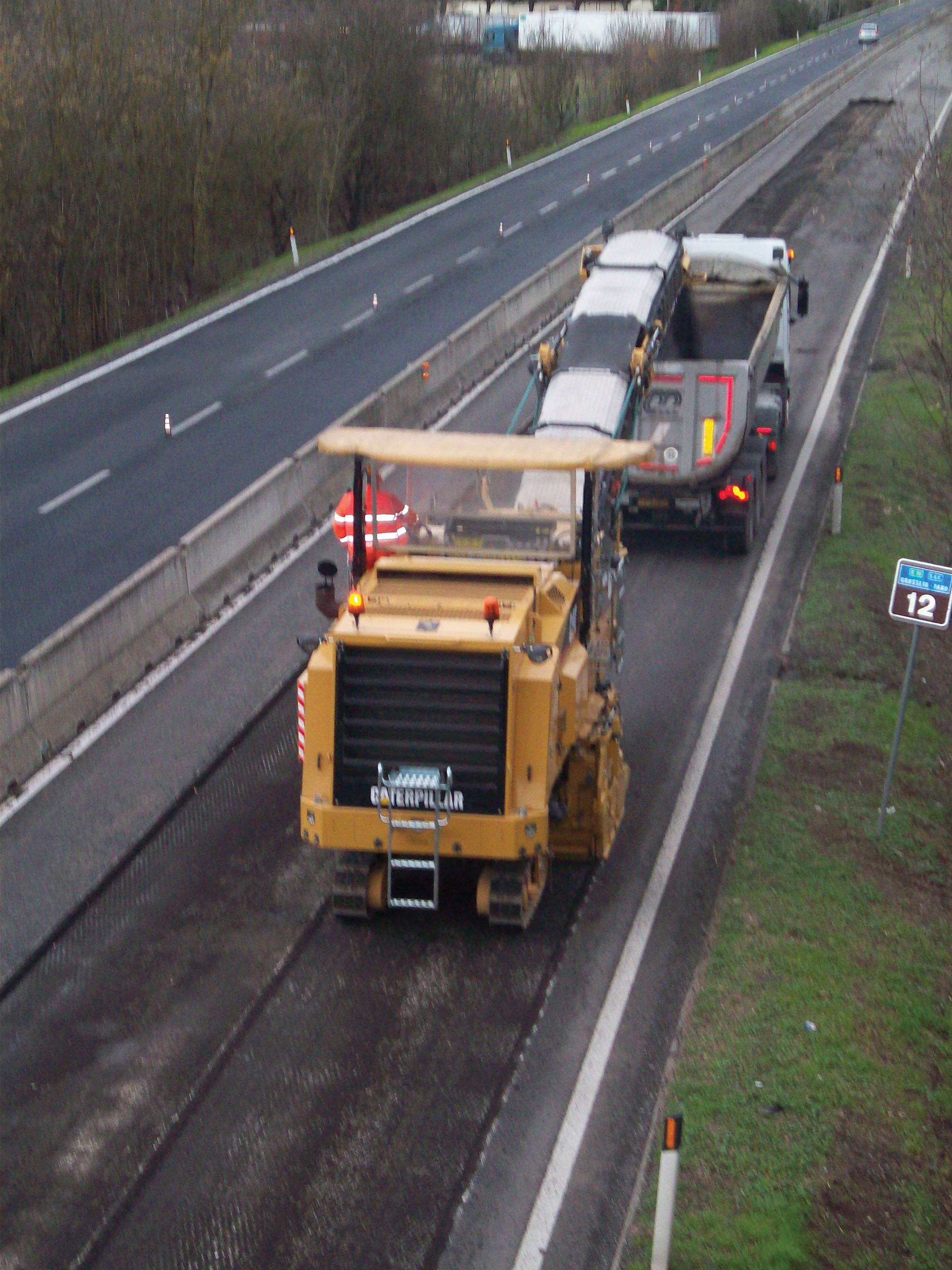 CAT PM200 planner on Italian road