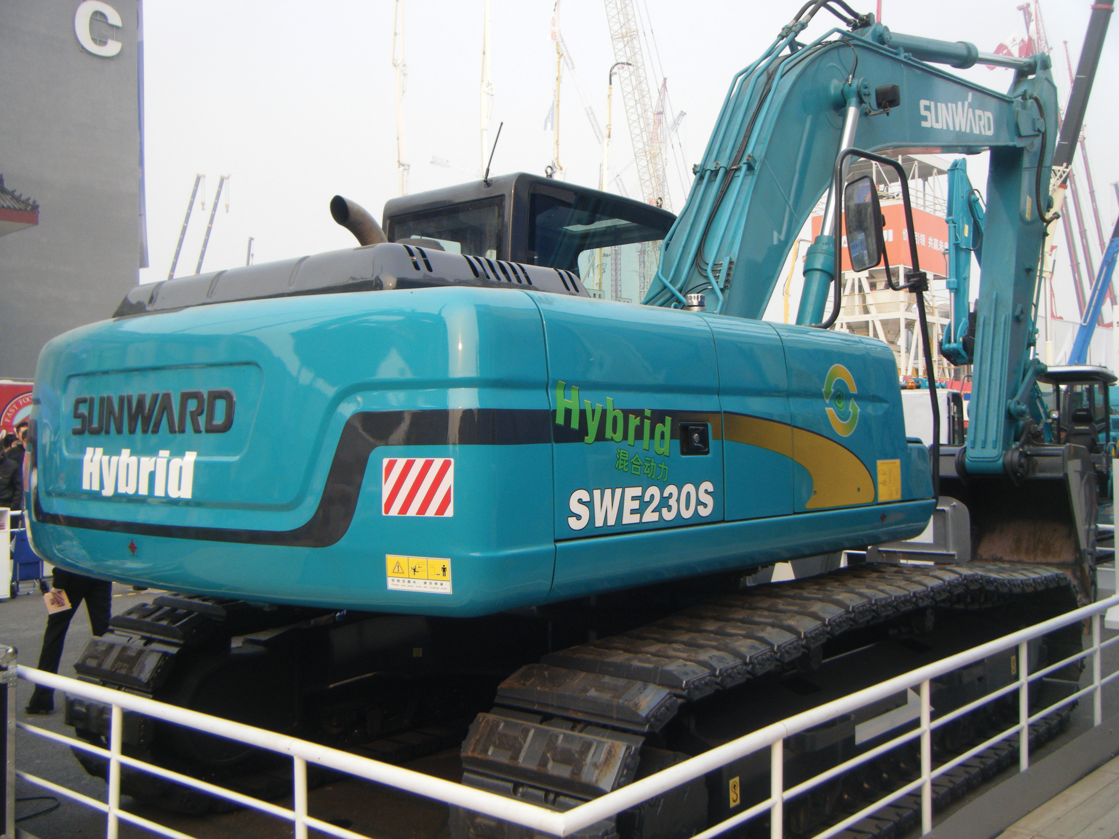 Sunward hybrid excavator