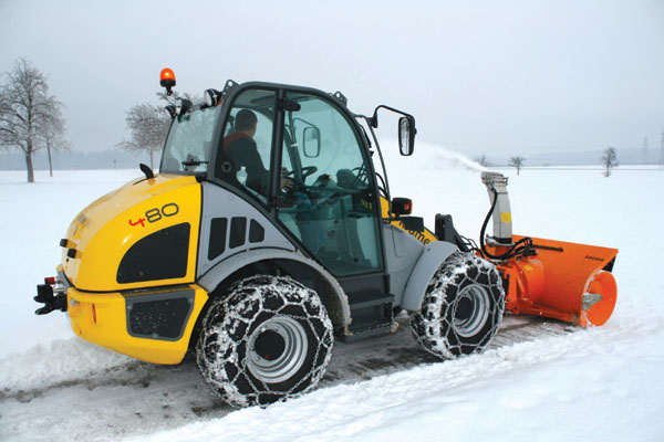 Kramer 480 Snow clearing