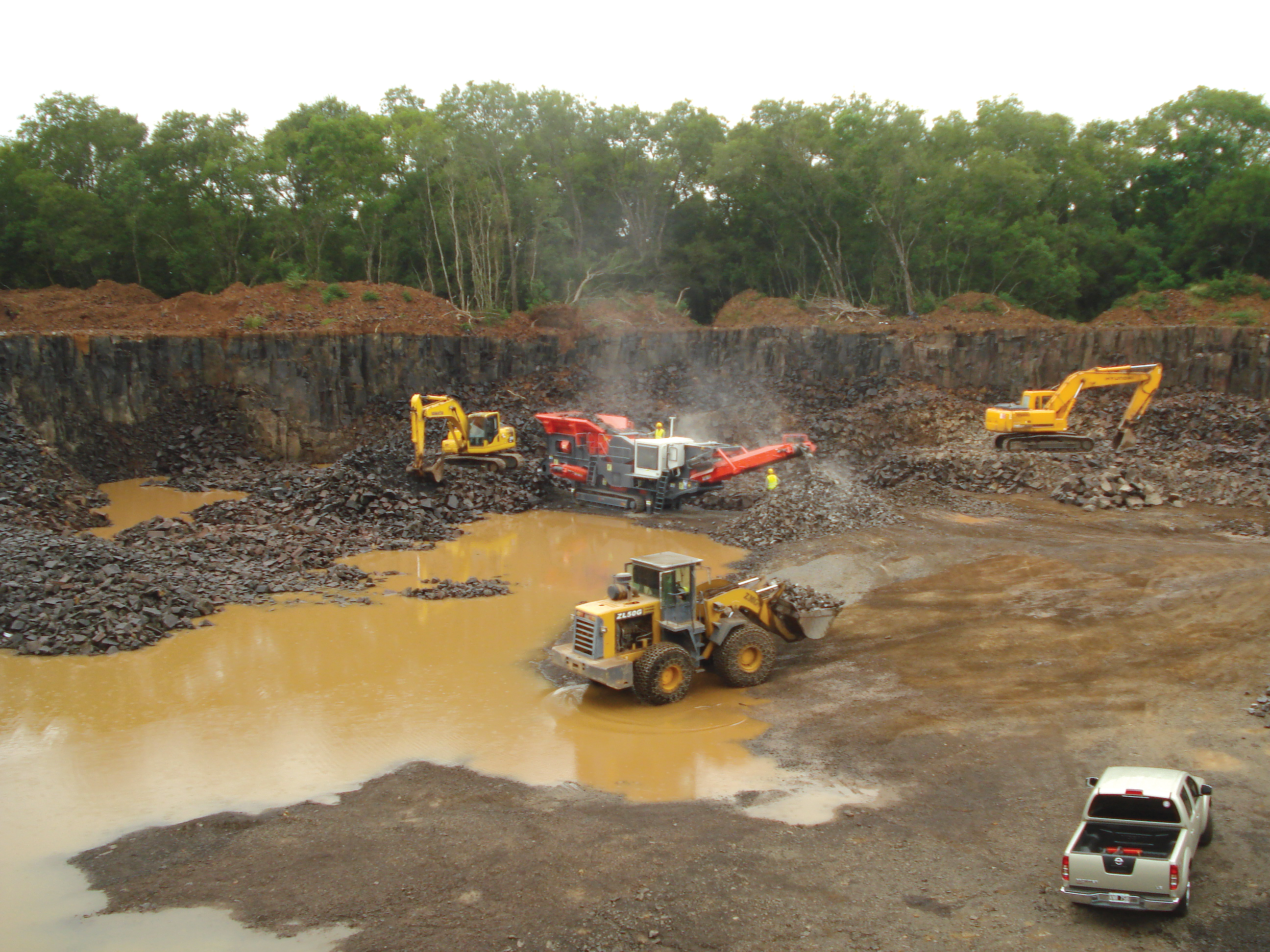 Sandvik QJ341 mobile jaw crusher