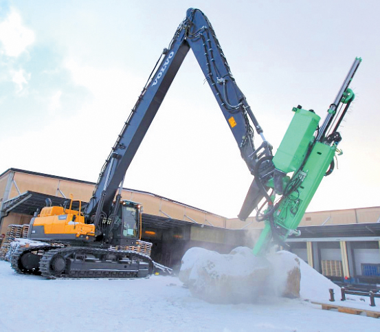 Volvo EC480D crawler excavator 