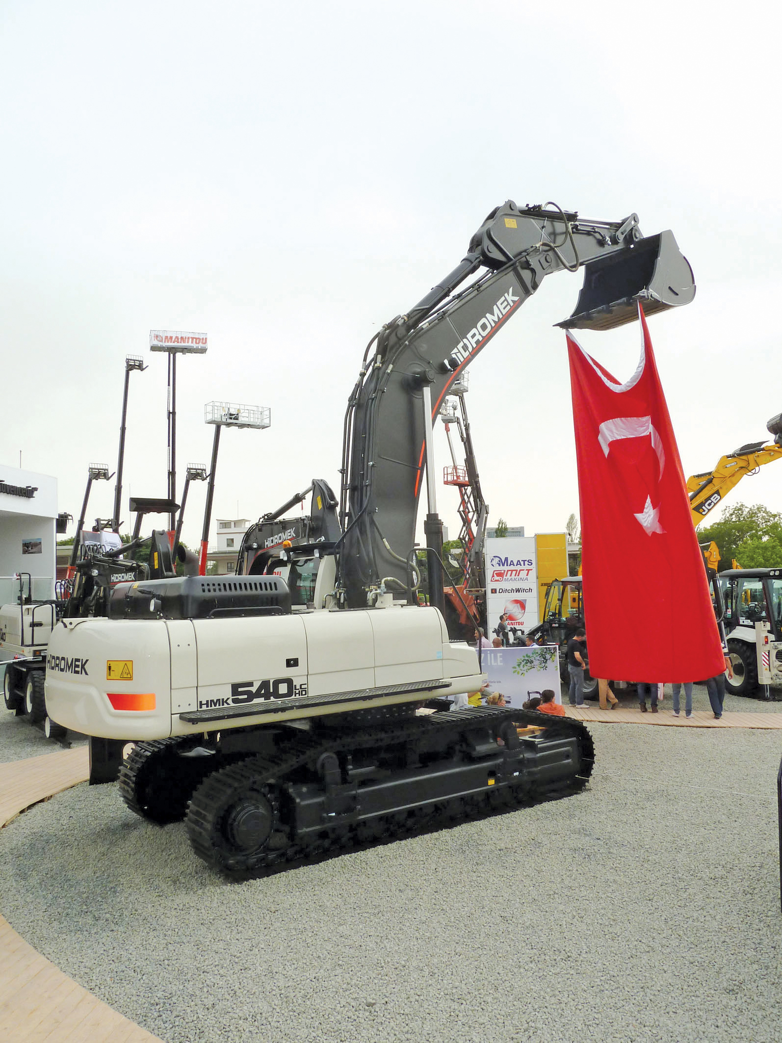 HMK540 Hidromek’s largest excavator 