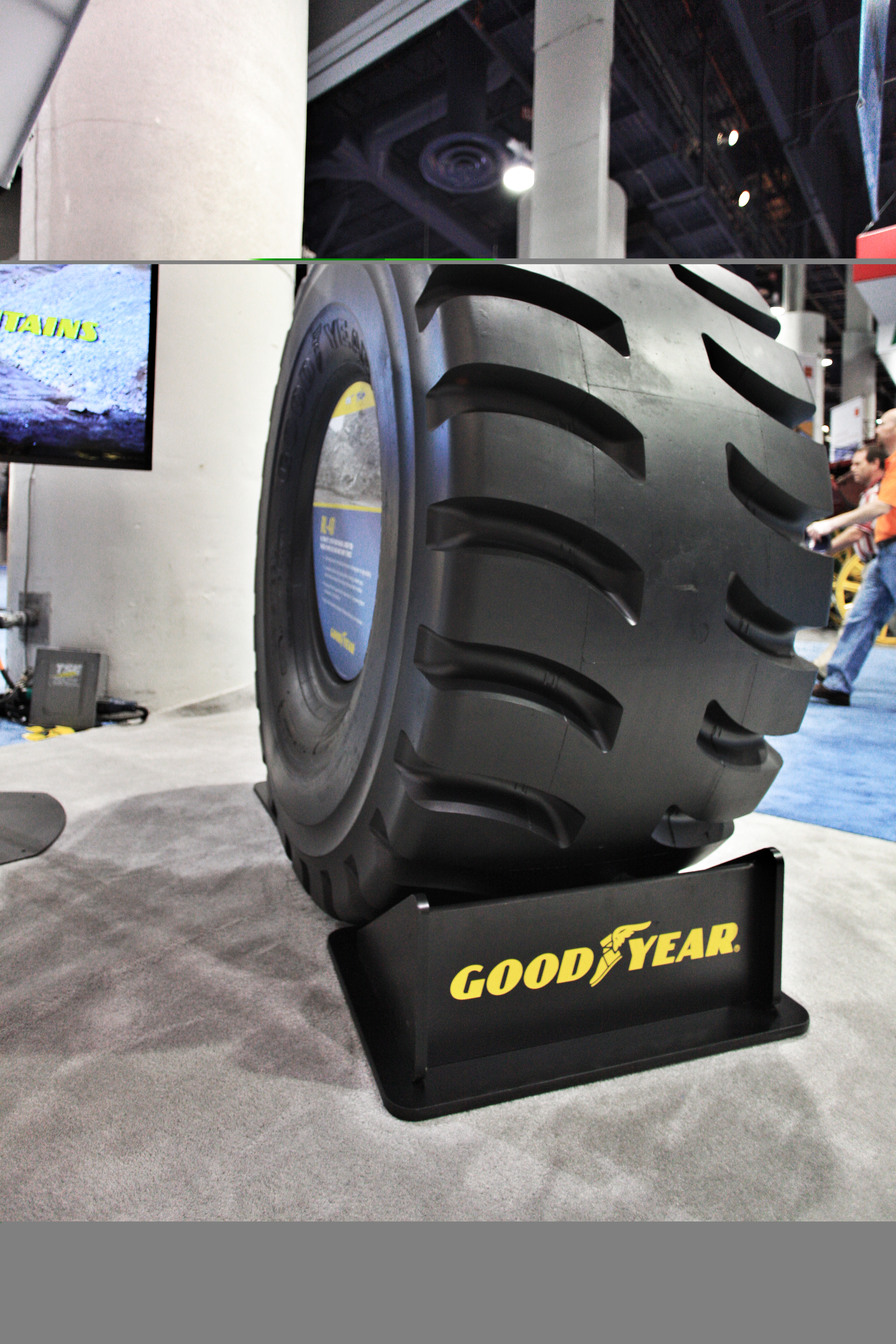 Goodyear tyre RL-4D