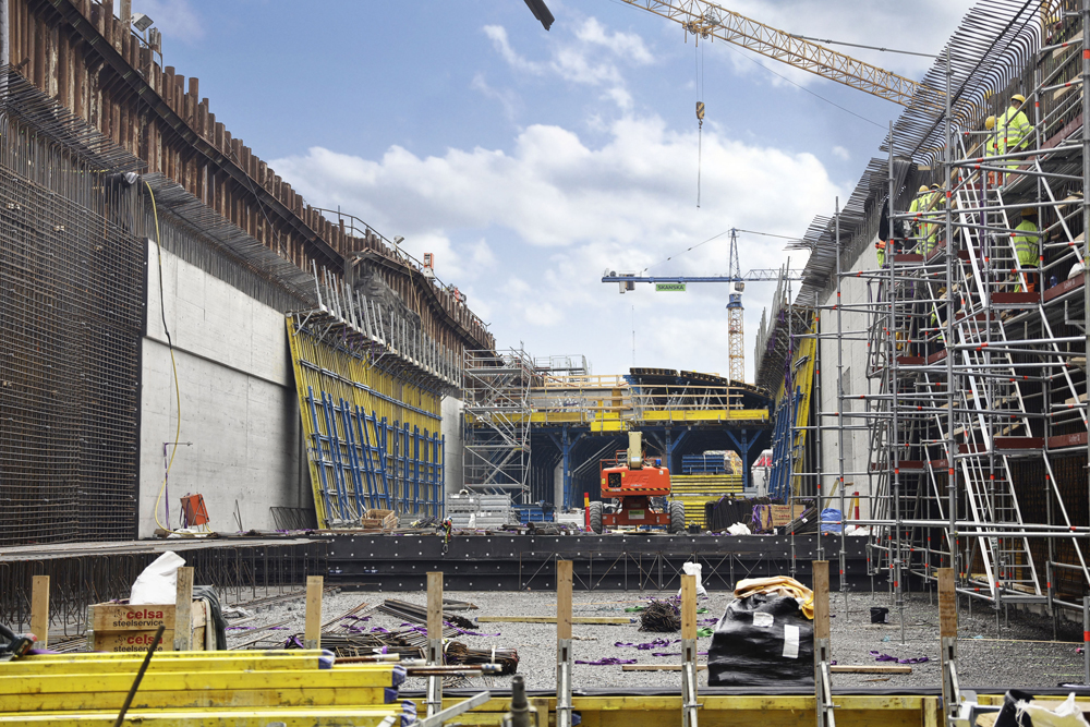 The project includes a 20m bored tunnel at the Interchange King's Curve