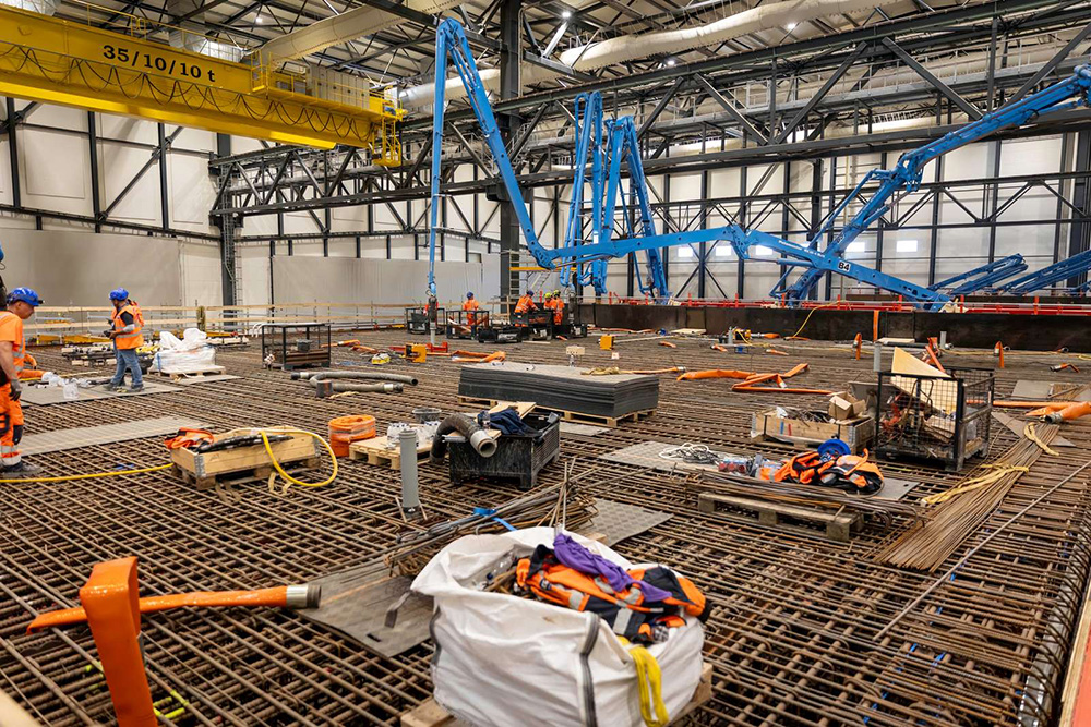 Setting up for work on steel reinforcement for what will be a concrete element, or tunnel section (image courtesy Femern A/S)