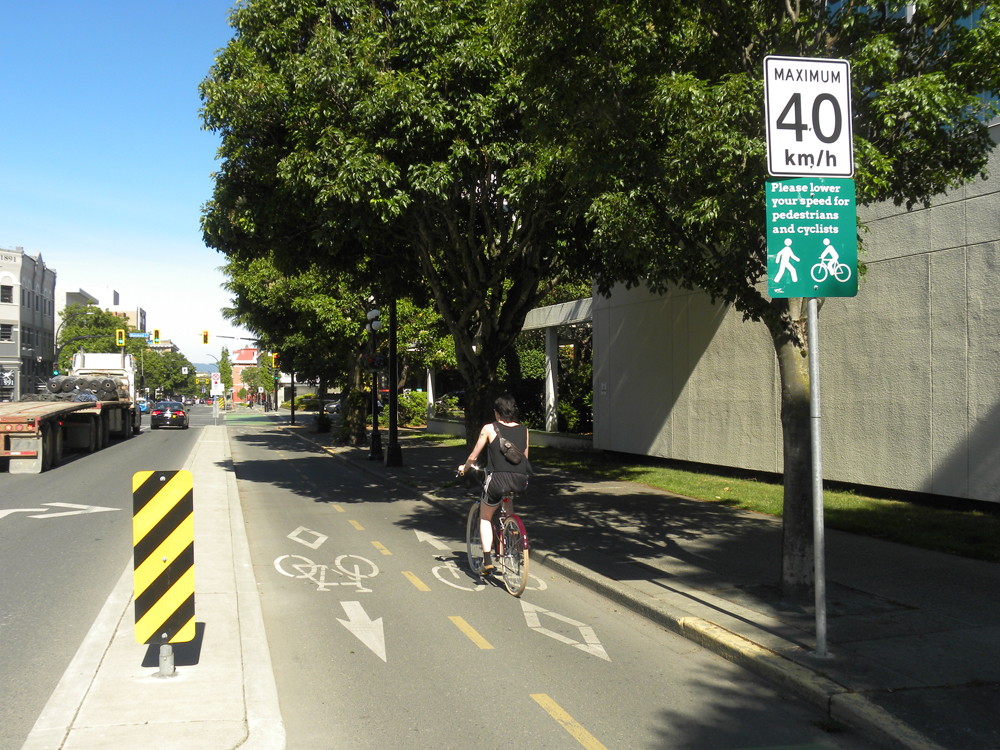 Bicycle-friendly streets: slower vehicle speeds can reduce serious injury in the event of a collision with a cyclist in Victoria, British Columbia © David Arminas/World Highways