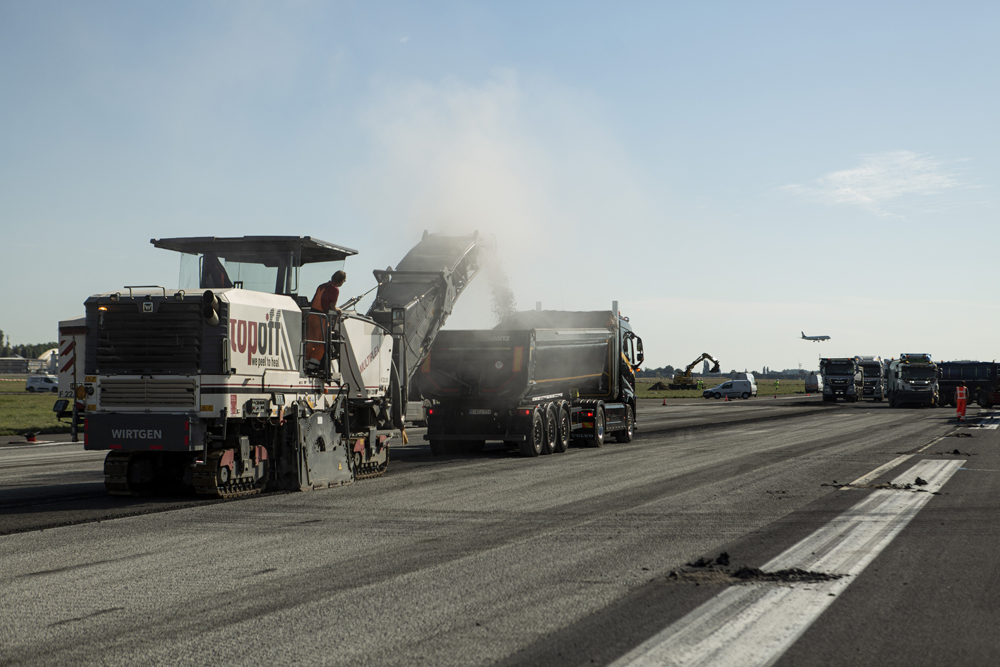 Precision milling using the Topcon 3D systems was carried out to provide an accurate base to lay the new asphalt layers on top