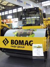 BOMAG BW220-D4 soil compactor