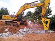 XCMG excavators on Benin’s A-B Highway