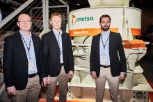 Metso managers and directors with MX4 Cone