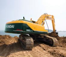 Hyundai 380 LC-9 excavator