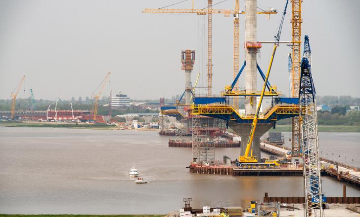 Construction in Mersey estuary from Runcorn 