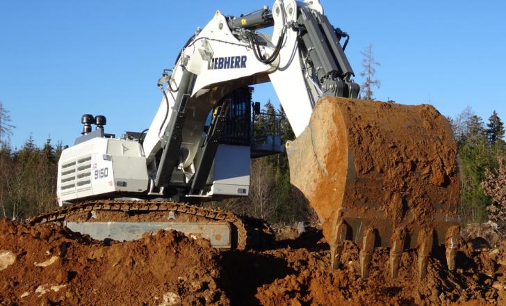 A Liebherr R 9150 excavator working at Max Bögl’s Steinbruch Wiesenhofen site