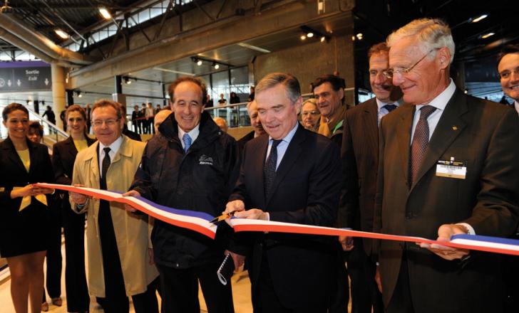 Bernard Accoyer French National Assembly cutting the ribbon