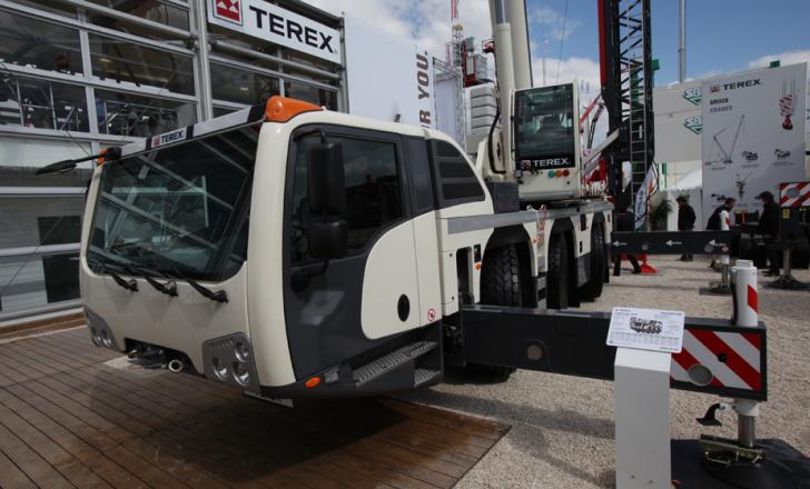 Terex Challenger 3160 crane, live at INTERMAT 2012