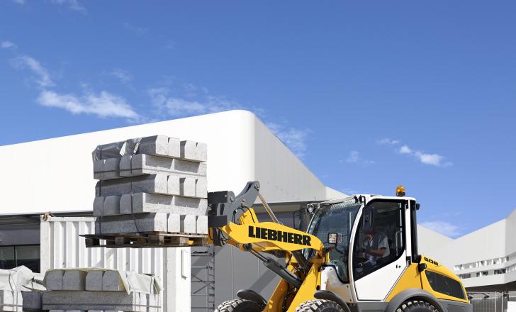 Liebherr compact loader 