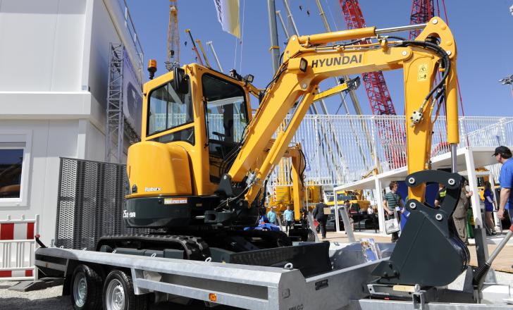 Hyundai’s R25Z-9A mini excavator 