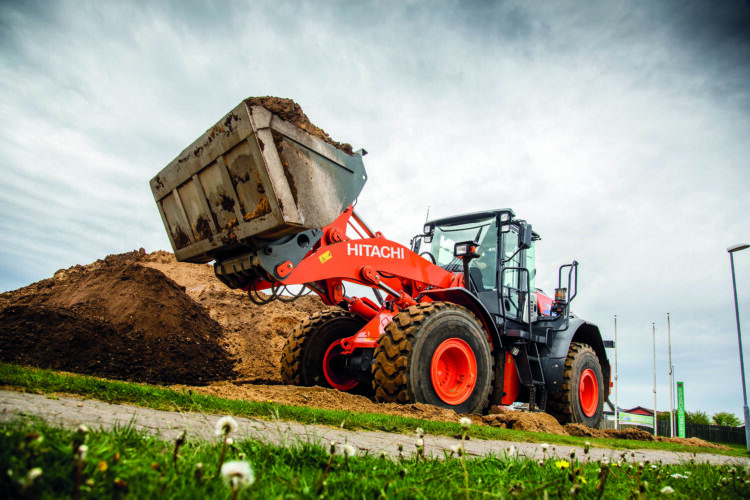 Hitachi_ZW220-6 2.jpg
