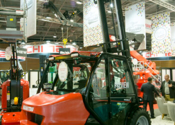 Manitou - MC30-3.jpg