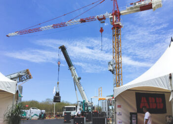 Manitowoc-cranes-on-show--2.jpg