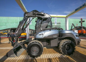 Mecalac-e12-2 650.jpg