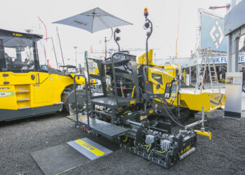 Bomag-BF 200-2.jpg
