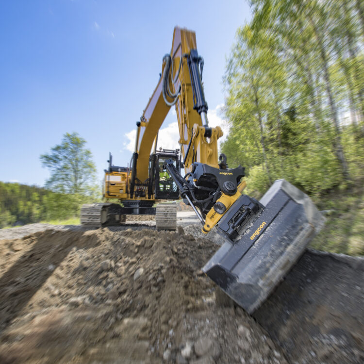 Engcon is introducing a global safety programme focussing on excavator attachments