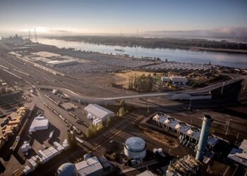 hdr-west-vancouver-freight-access