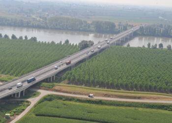 crossing the po river near Mantova