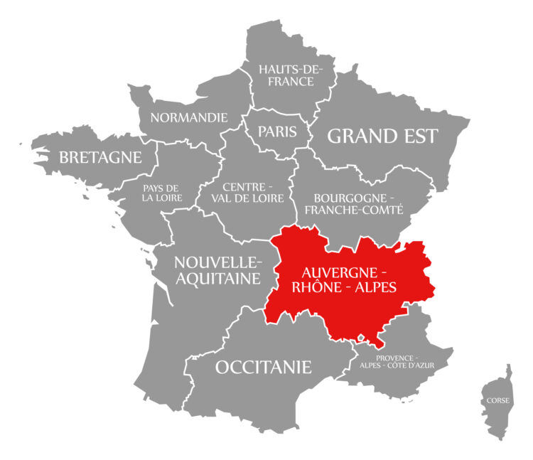 Upgrading a Route Nationale stretch to an Autoroute will improve transport in Central France – image © courtesy of Ingo Menhard, Dreamstime.com
