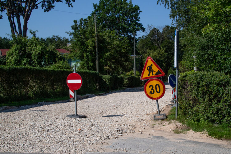 Goodbye dust, hello pavement (©Strangelet/Dreamstime)