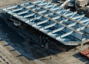 Deck section before lifting into place (photo courtesy Salini Impregilo/PerGenova)