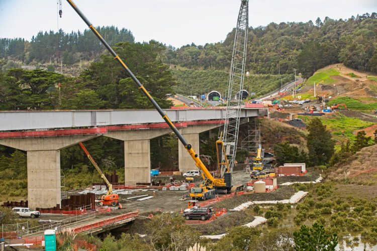 The Arawhiti ki Ōkahu - Ōkahu Viaduct - with the Johnstones Hill tunnels in the background (photo Northern Express Group - NX2)