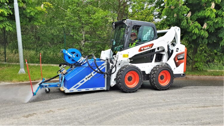 Other product features include a floating front wheel for smoother operation