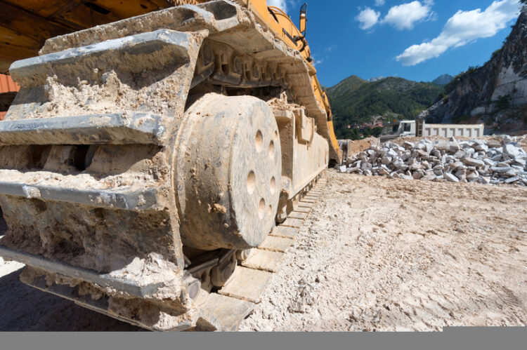 catepillar machines © Ilfede | Dreamstime.com