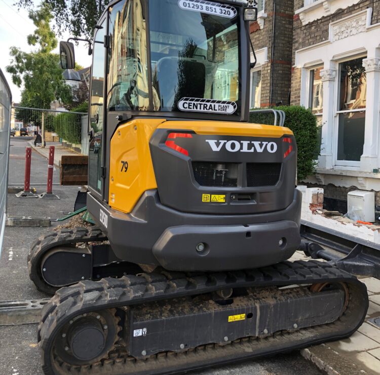A market report into the EU construction machinery rental sector is now available – image © courtesy of Mike Woof