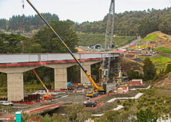 Arawhiti ki Pūhoi (Pūhoi Viaduct) with Johnstone's Hill tunnels behind