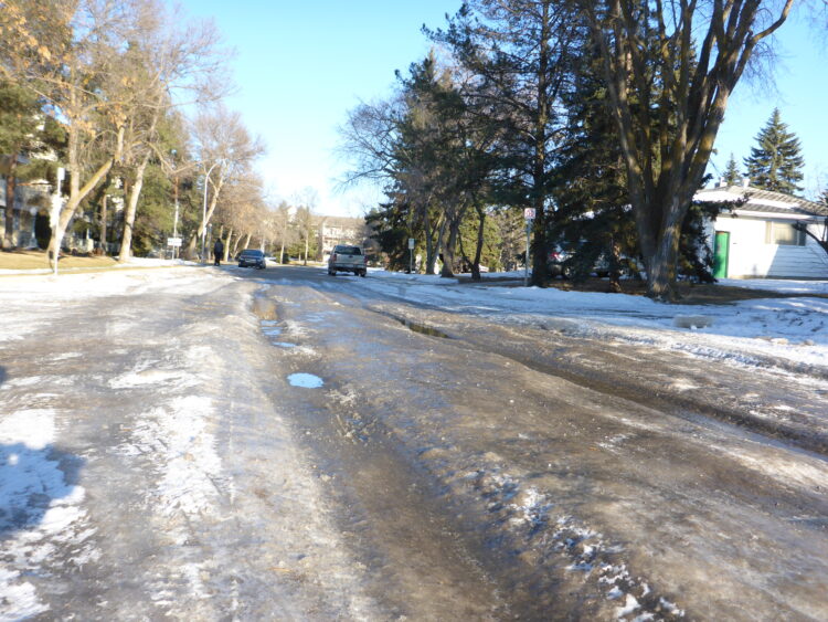 Pass the salt, please: Wx Horizon helps prioritise treatments (photo David Arminas/World Highways – Edmonton, Canada)