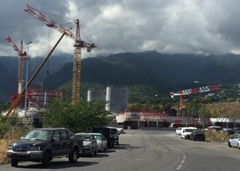 The project to build the new coastal road for Réunion Island faces further delays